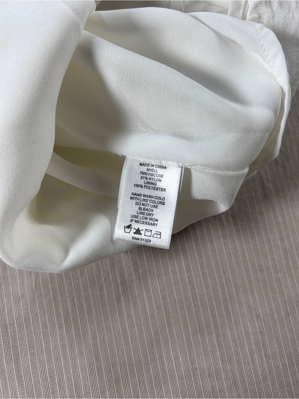 Cece White Sleeveless scalloped Square-Neck linen-look lined tank top - Picture 4 of 6